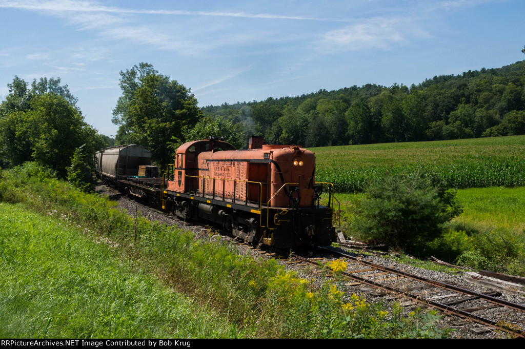 BKRR 4116 passing corn fields just south of Shushan